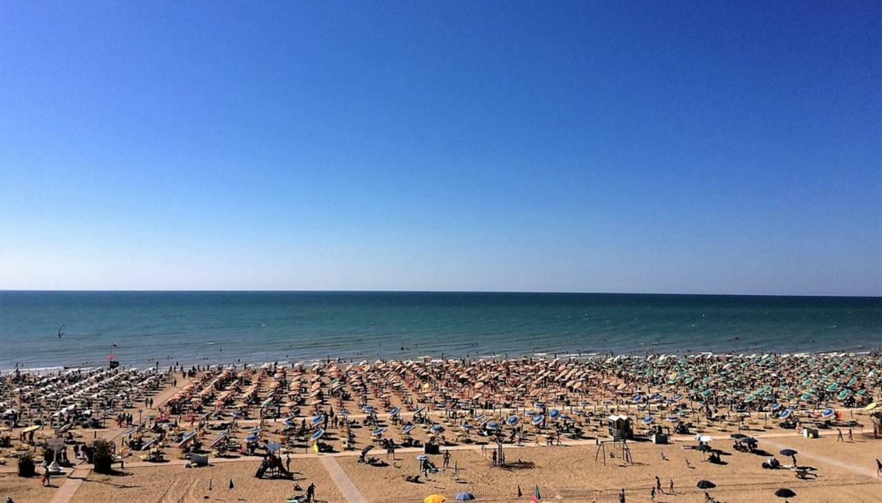 Isola Clara - Appartamenti Bibione Esterno foto