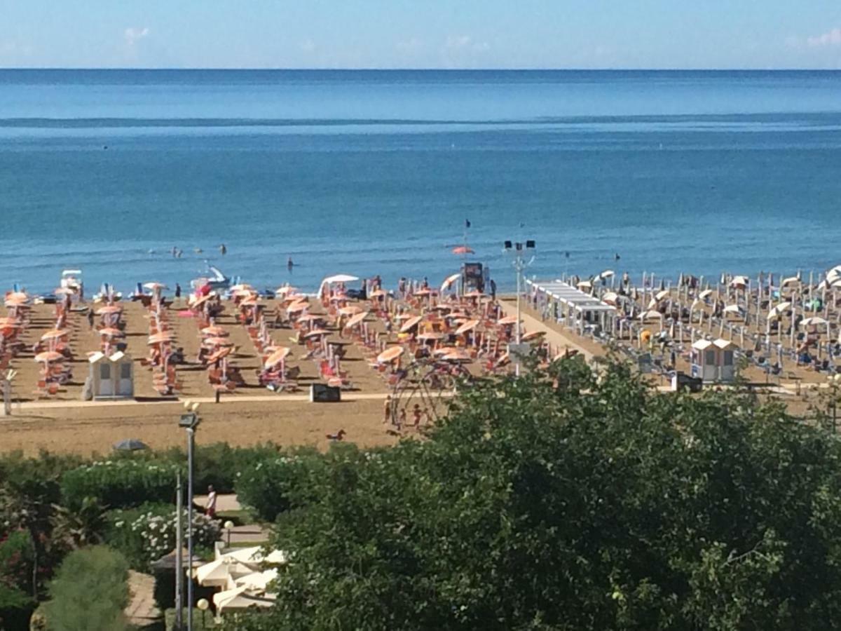 Isola Clara - Appartamenti Bibione Esterno foto