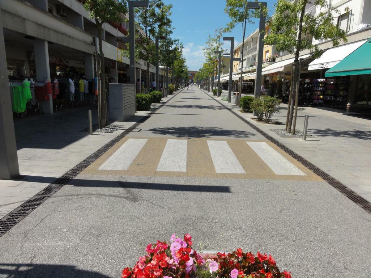 Isola Clara - Appartamenti Bibione Esterno foto