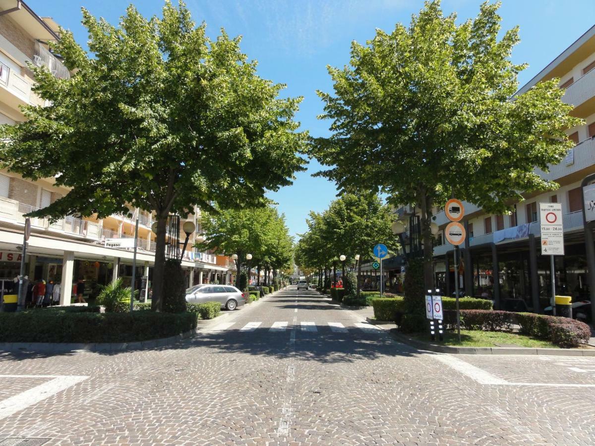 Isola Clara - Appartamenti Bibione Esterno foto
